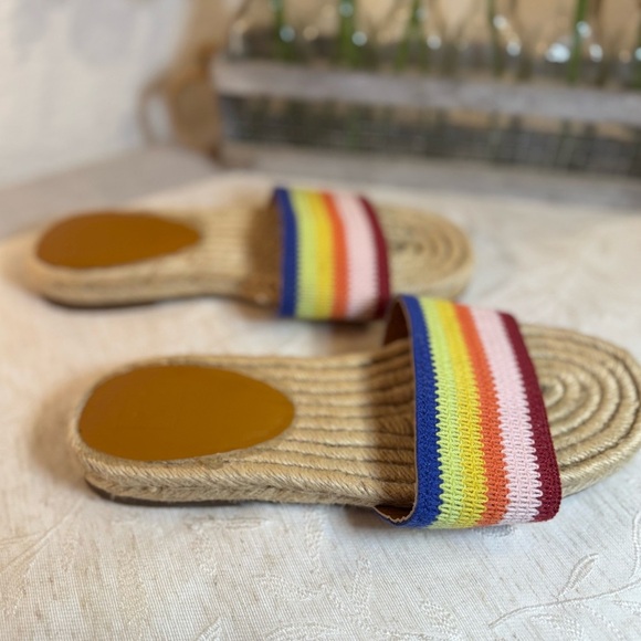 Women’s Gap Rainbow espadrille slides. Size 10. Multicolored. Anti-slip bottom. - Picture 5 of 8